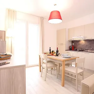  Apartment Alma Di
